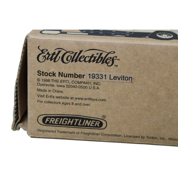 Ertl Collectables Lighted Freightliner Cab with Trailer - NIB - Picture 6 of 7